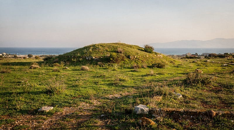 Marathon: the battlefield, the tomb and Schinias beach
