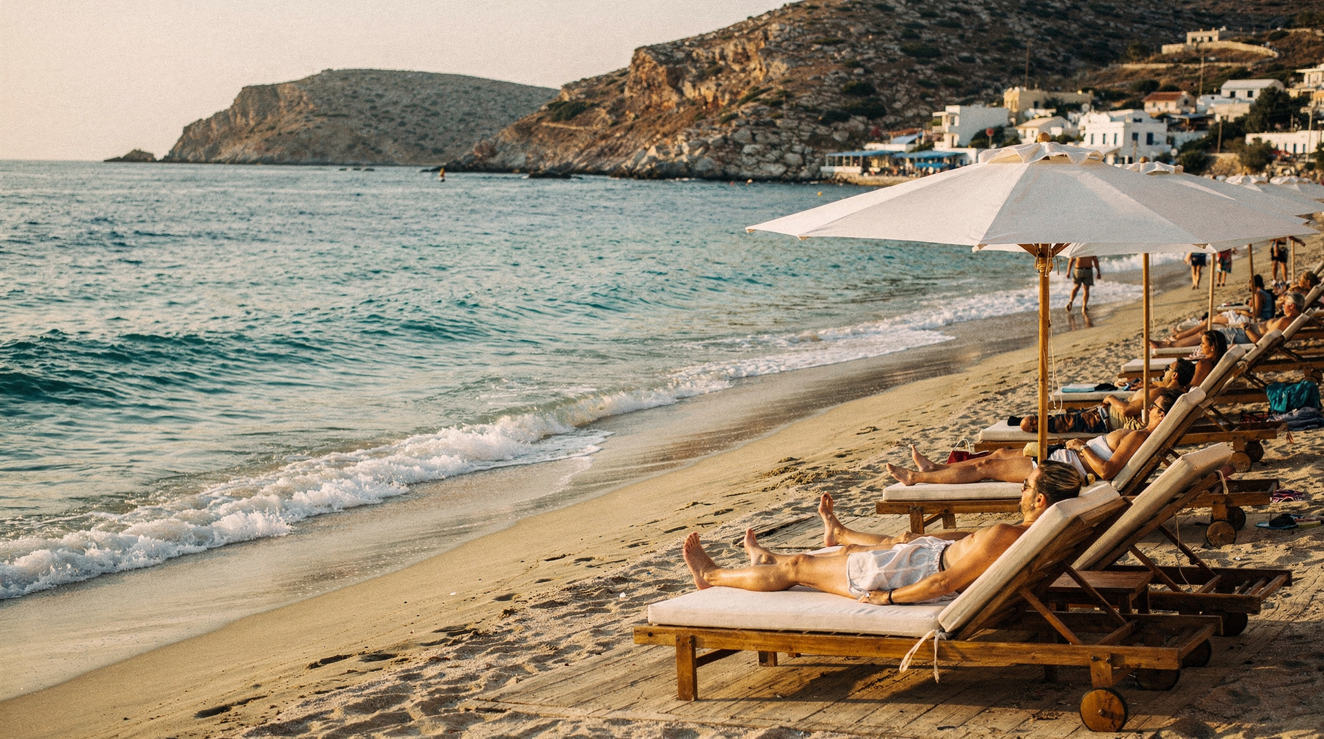 Athens beaches for families: the best options near the city