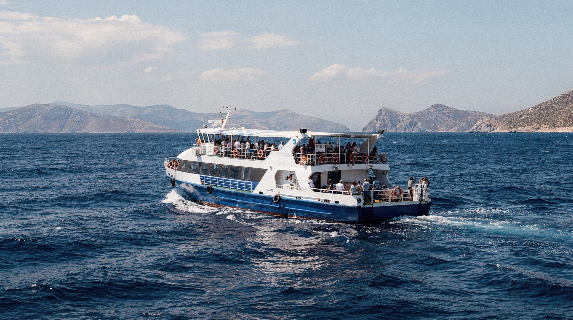 Crete from Athens: ferry, flight, and how long to stay