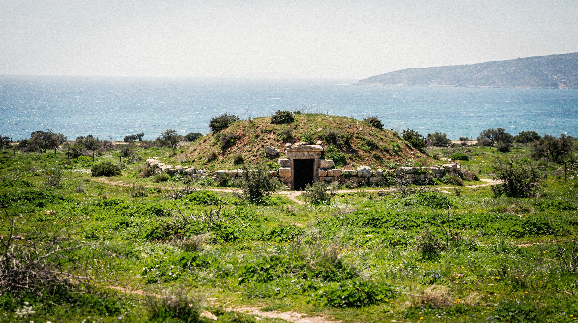 Marathon day trip from Athens: battlefield, museum and beach